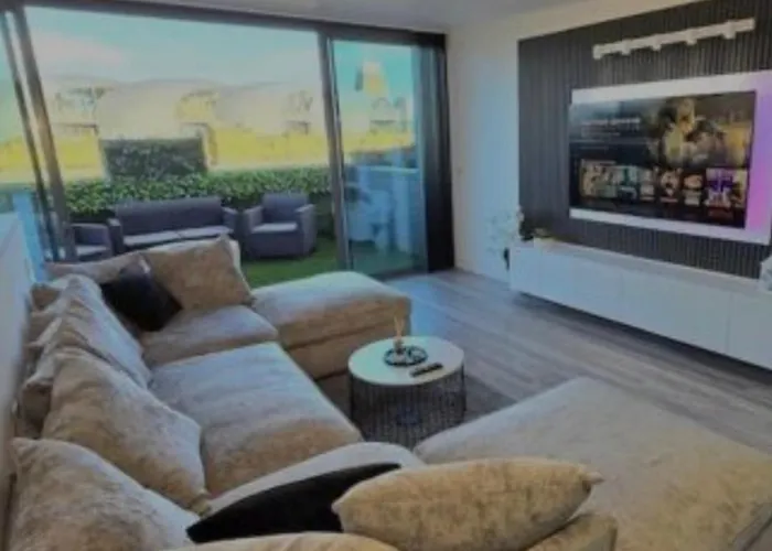 Rose * Μπράντφορντ